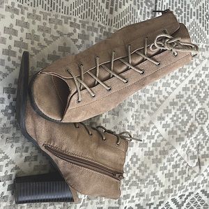 good condition worn only one time.